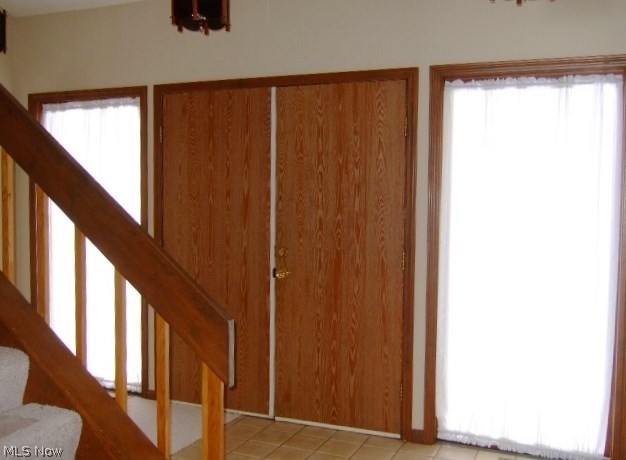 3850 Fenn Road Medina, OH 44256 - Photo 2 of 24 Greet your guests in this inviting open entry way!