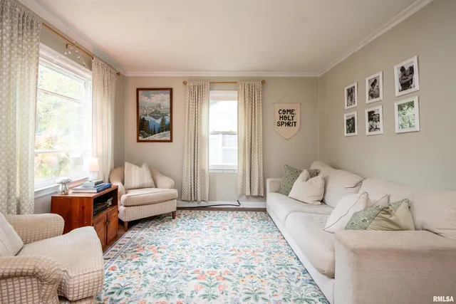 $130,000 | 2011 West Richwoods Boulevard, Peoria, IL 61604