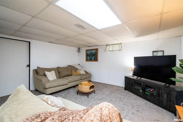 $130,000 | 2011 West Richwoods Boulevard, Peoria, IL 61604