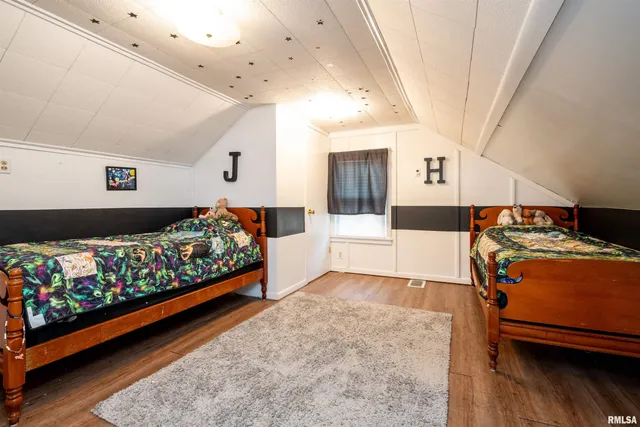 $130,000 | 2011 West Richwoods Boulevard, Peoria, IL 61604