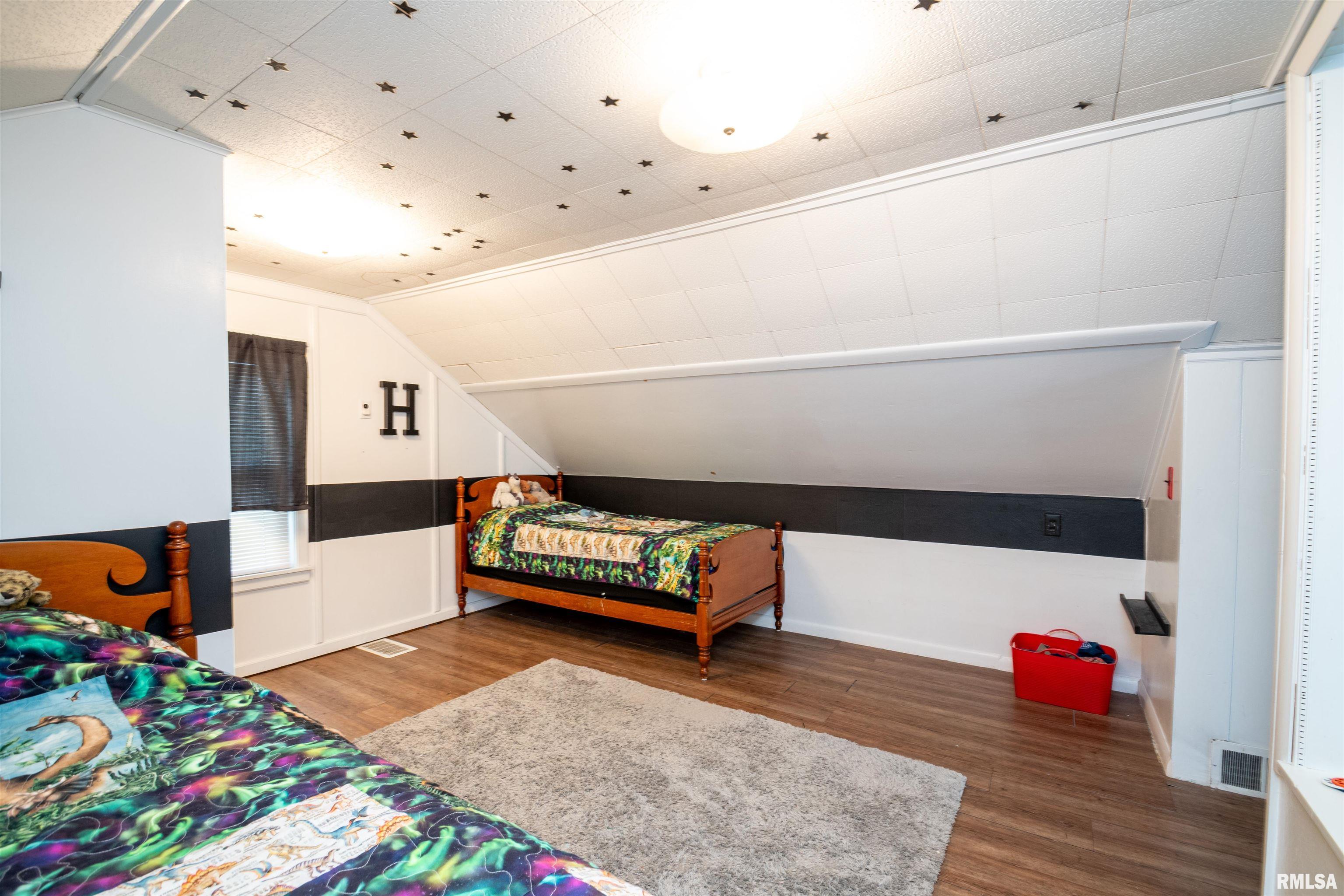 2011 West Richwoods Boulevard Peoria, IL 61604 - Photo 28 of 41