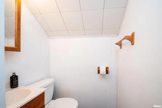 $130,000 | 2011 West Richwoods Boulevard, Peoria, IL 61604