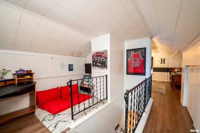 $130,000 | 2011 West Richwoods Boulevard, Peoria, IL 61604