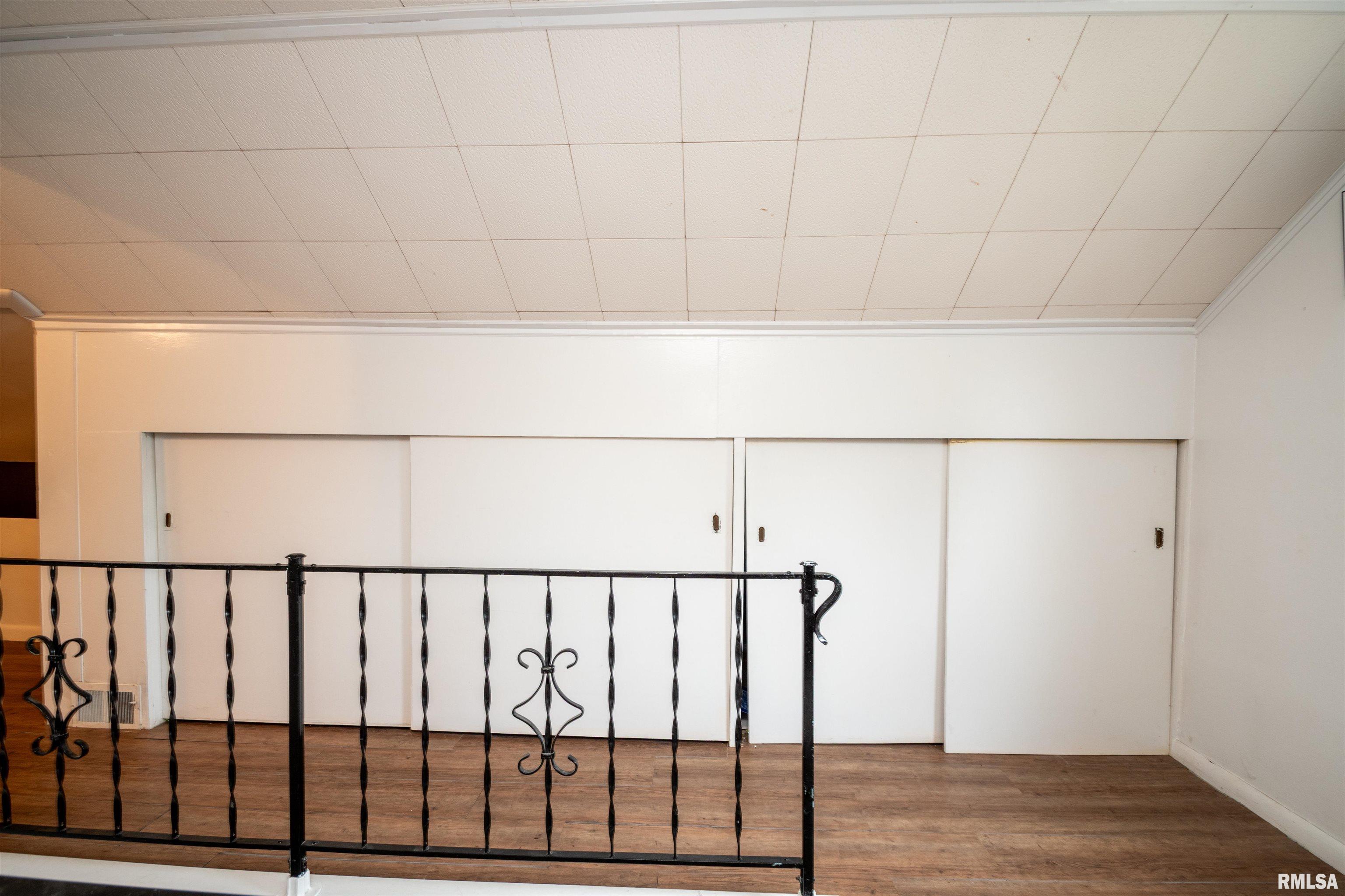 2011 West Richwoods Boulevard Peoria, IL 61604 - Photo 33 of 41