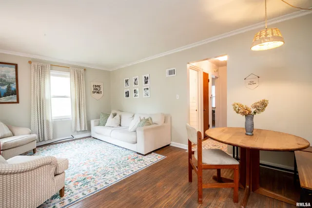 $130,000 | 2011 West Richwoods Boulevard, Peoria, IL 61604