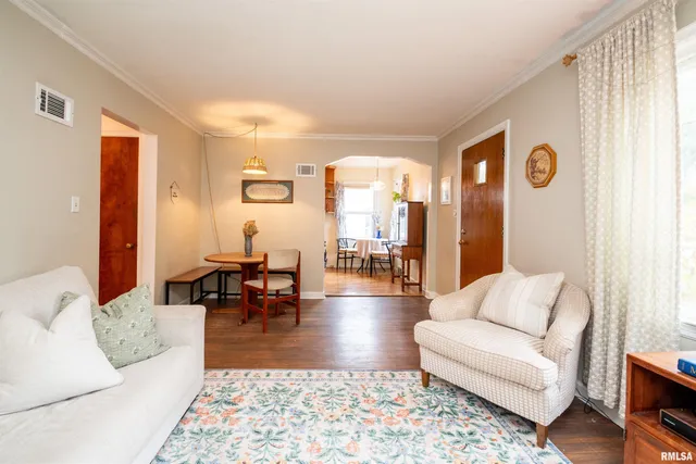 $130,000 | 2011 West Richwoods Boulevard, Peoria, IL 61604