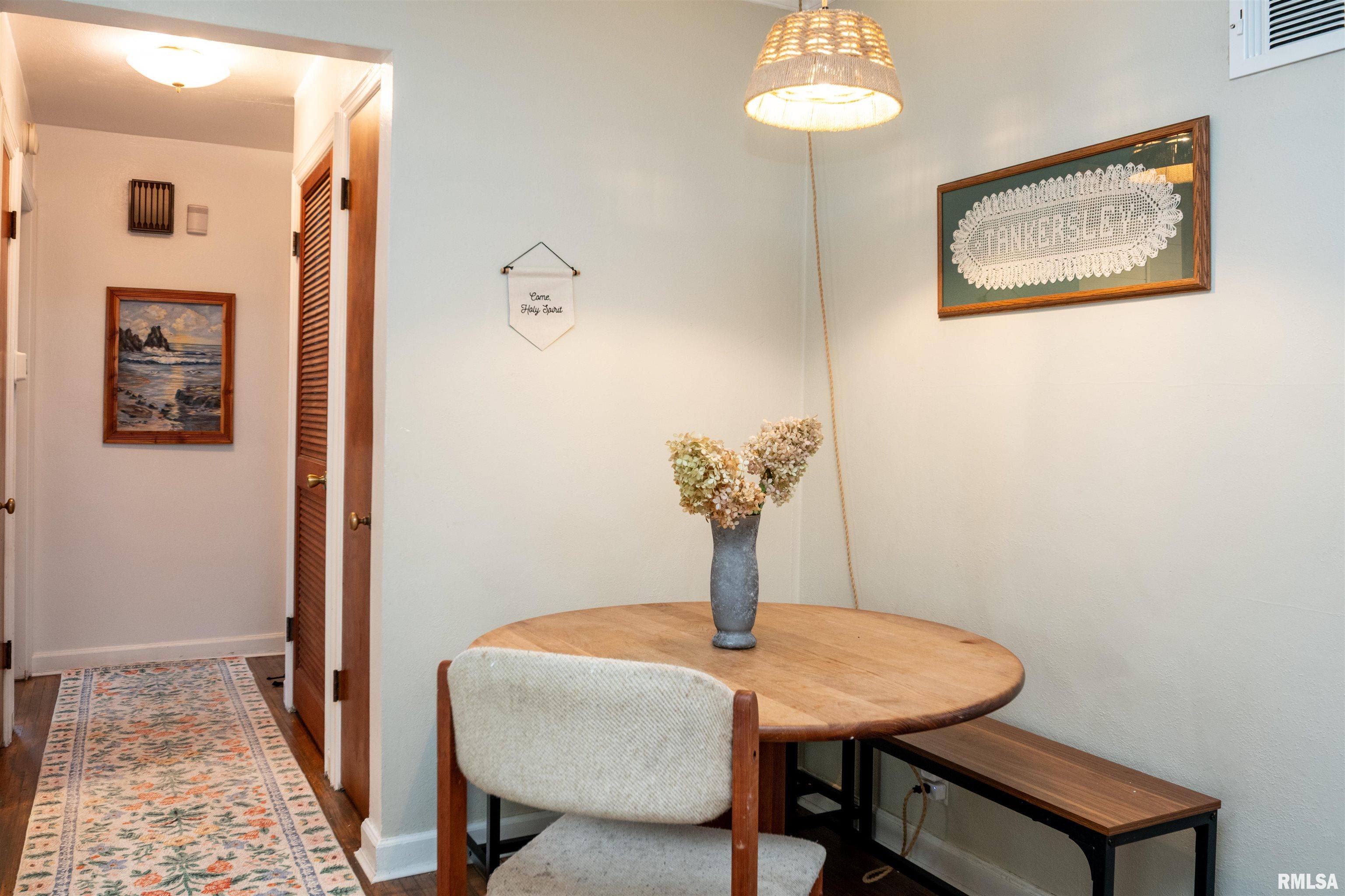 2011 West Richwoods Boulevard Peoria, IL 61604 - Photo 6 of 41