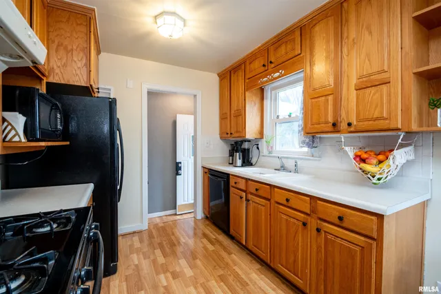 $130,000 | 2011 West Richwoods Boulevard, Peoria, IL 61604