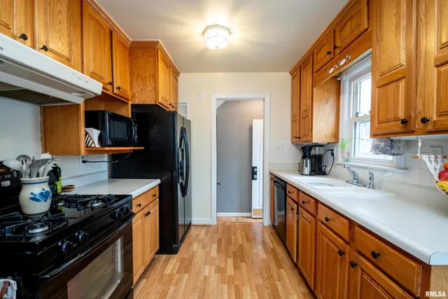 $130,000 | 2011 West Richwoods Boulevard, Peoria, IL 61604