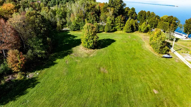 $1,200,000 | 81 Top Deck Lane, Newport Town, VT 05857