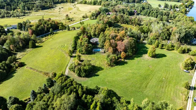 $1,200,000 | 81 Top Deck Lane, Newport Town, VT 05857
