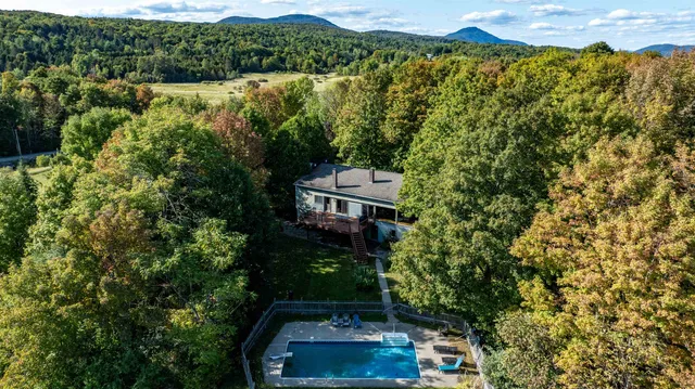 $1,200,000 | 81 Top Deck Lane, Newport Town, VT 05857