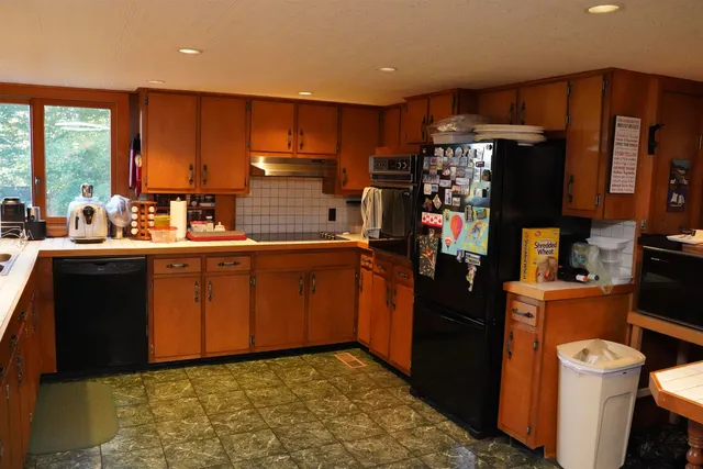 $1,200,000 | 81 Top Deck Lane, Newport Town, VT 05857