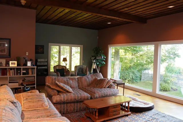 $1,200,000 | 81 Top Deck Lane, Newport Town, VT 05857