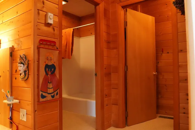 $1,200,000 | 81 Top Deck Lane, Newport Town, VT 05857