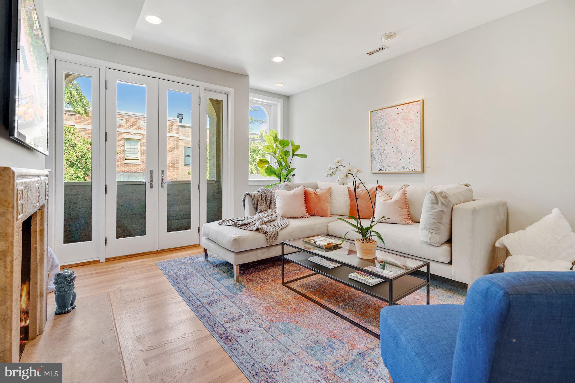 1830 Corcoran Street Northwest Washington, DC 20009 - Photo 9 of 20 Cozy living room
