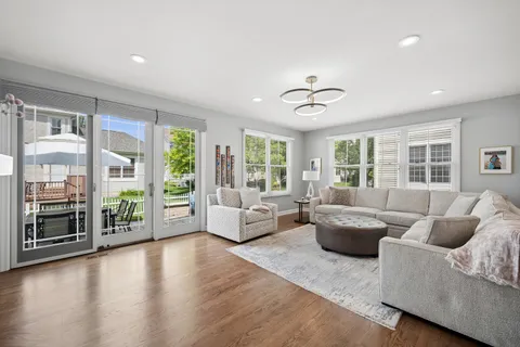 $1,550,000 | 1542 Bluestem Lane, Glenview, IL 60026