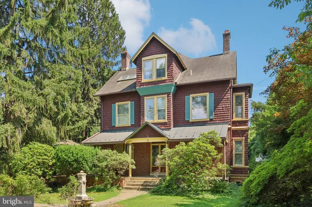 $2,000 | 1420 Pennsylvania Avenue, Berwyn, PA 19312