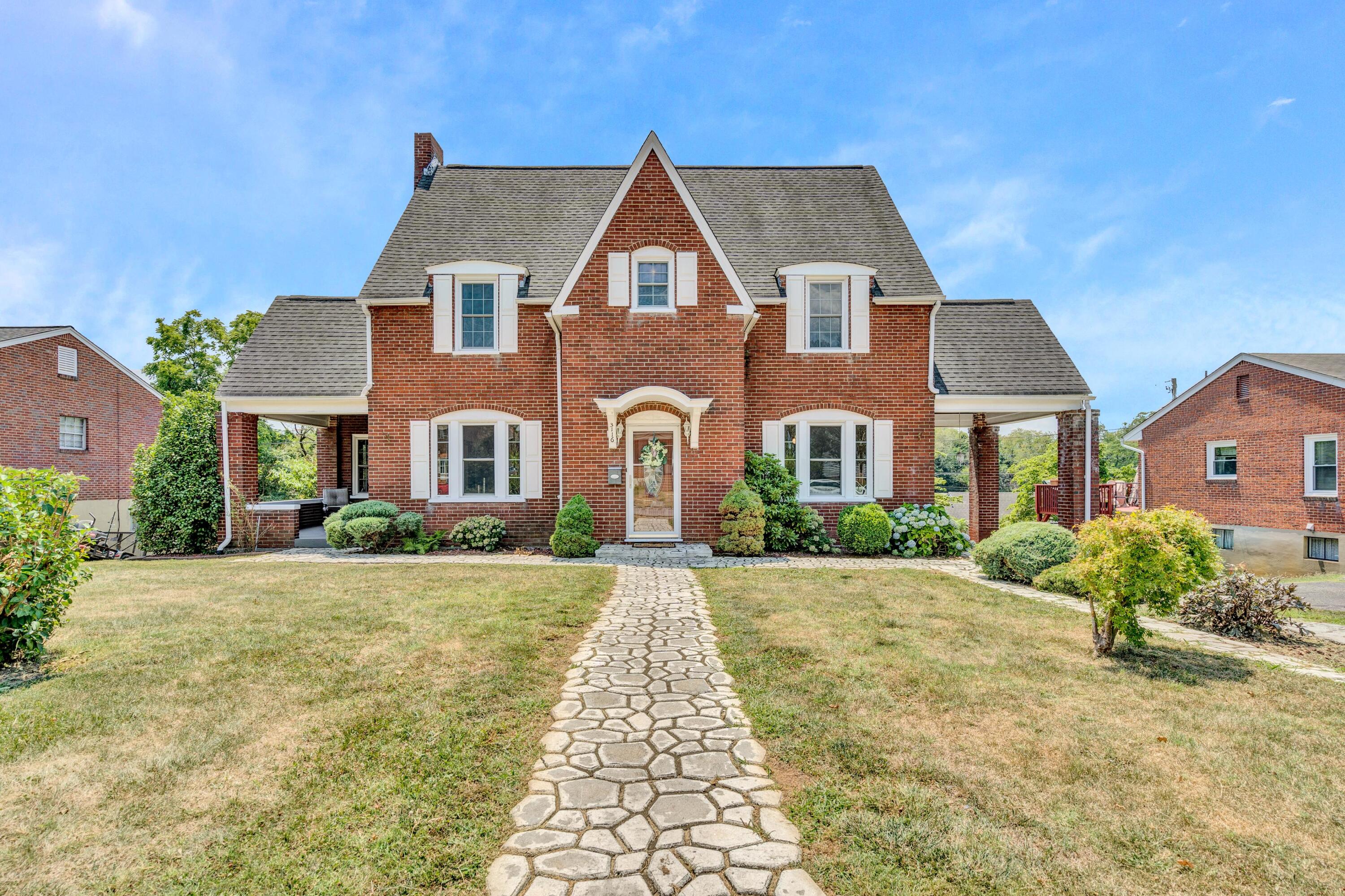 3116 Willow Road Northwest Roanoke, VA 24017 - Photo 1 of 40 3116 Willow Rd NW