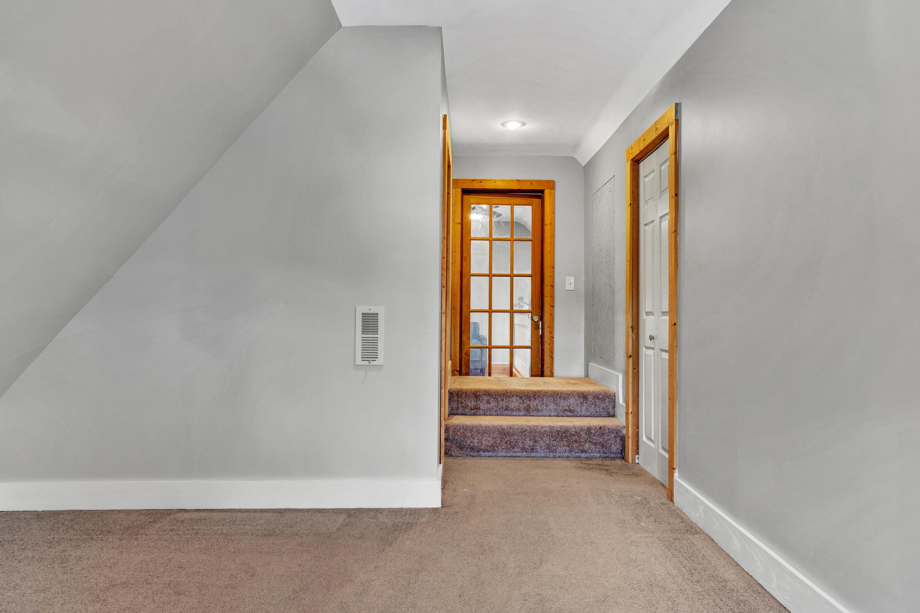 3116 Willow Road Northwest Roanoke, VA 24017 - Photo 21 of 40 Entrance to Loft Bedroom