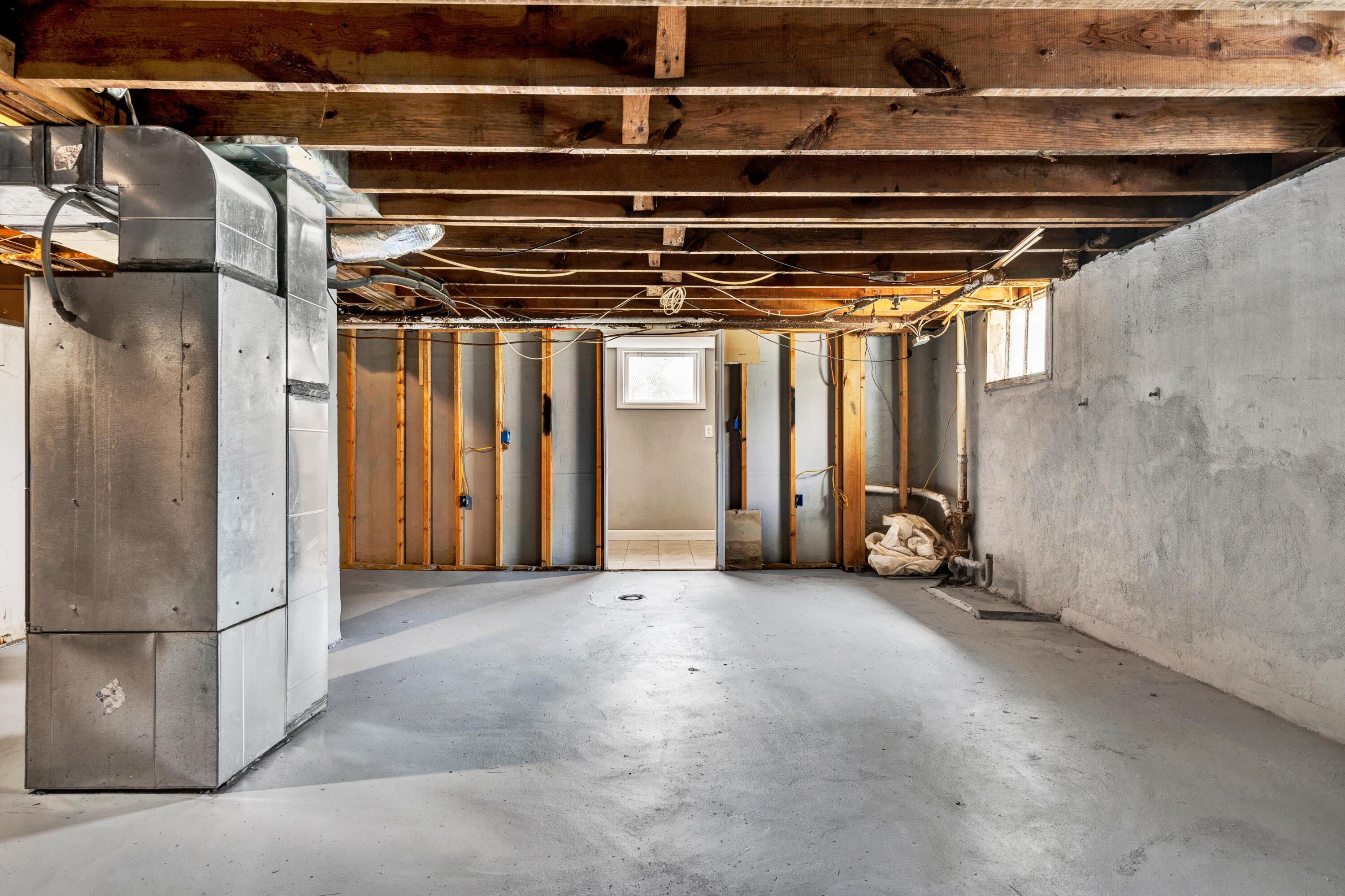 3116 Willow Road Northwest Roanoke, VA 24017 - Photo 29 of 40 Unfinished Basement
