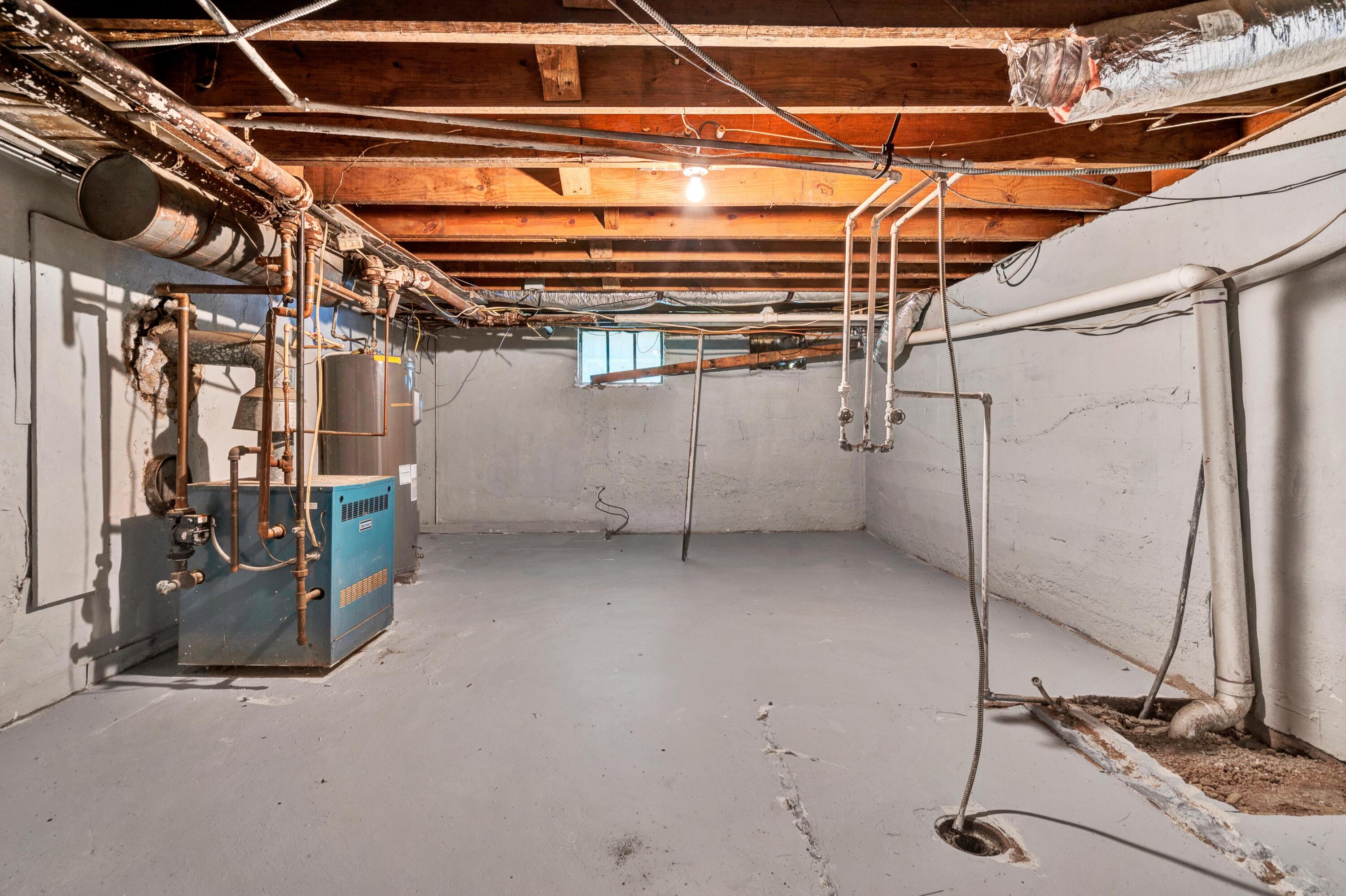 3116 Willow Road Northwest Roanoke, VA 24017 - Photo 31 of 40 Unfinished Basement