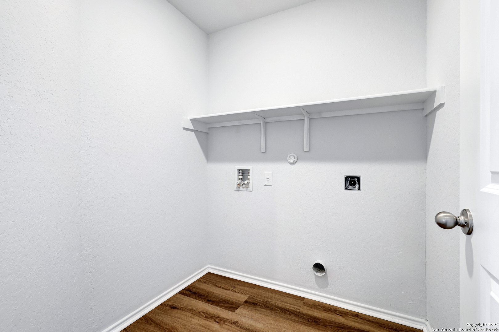 5867 Kendall Prairie San Antonio, TX 78244 - Photo 11 of 25 a view of a small space