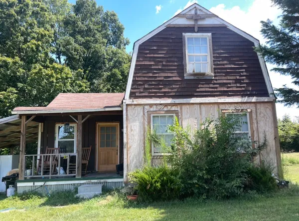 $195,000 | 374 State Line Road, Loretto, TN 38469