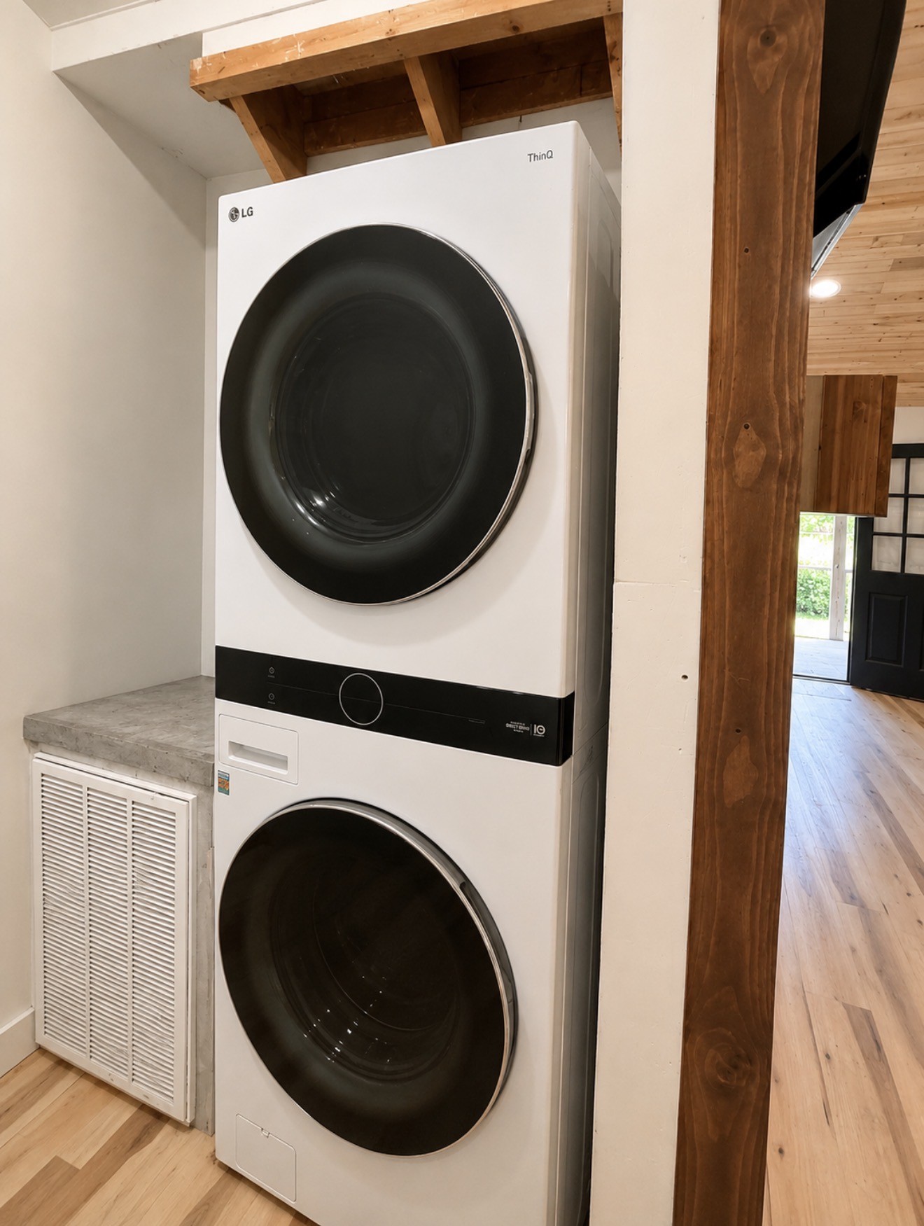 374 State Line Road Loretto, TN 38469 - Photo 8 of 24 a utility room with dryer and washer