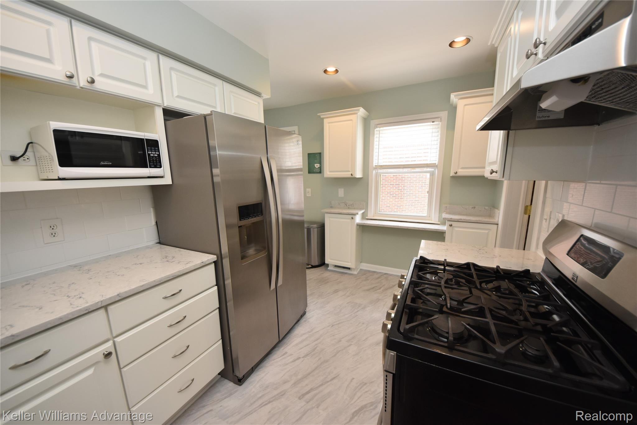 2799 Pembroke Road Birmingham, MI 48009 - Photo 8 of 30 DSC_9242.JPG