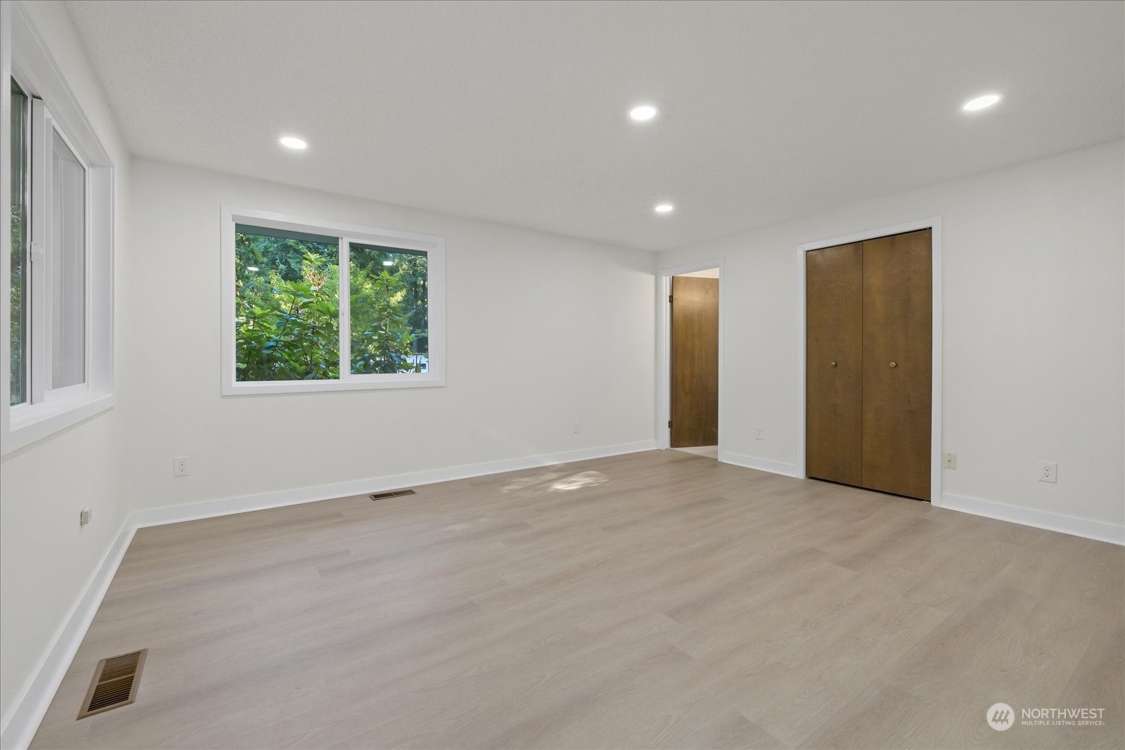 5520 Johnson Point Road Northeast Olympia, WA 98516 - Photo 22 of 28 Gallery Image 22