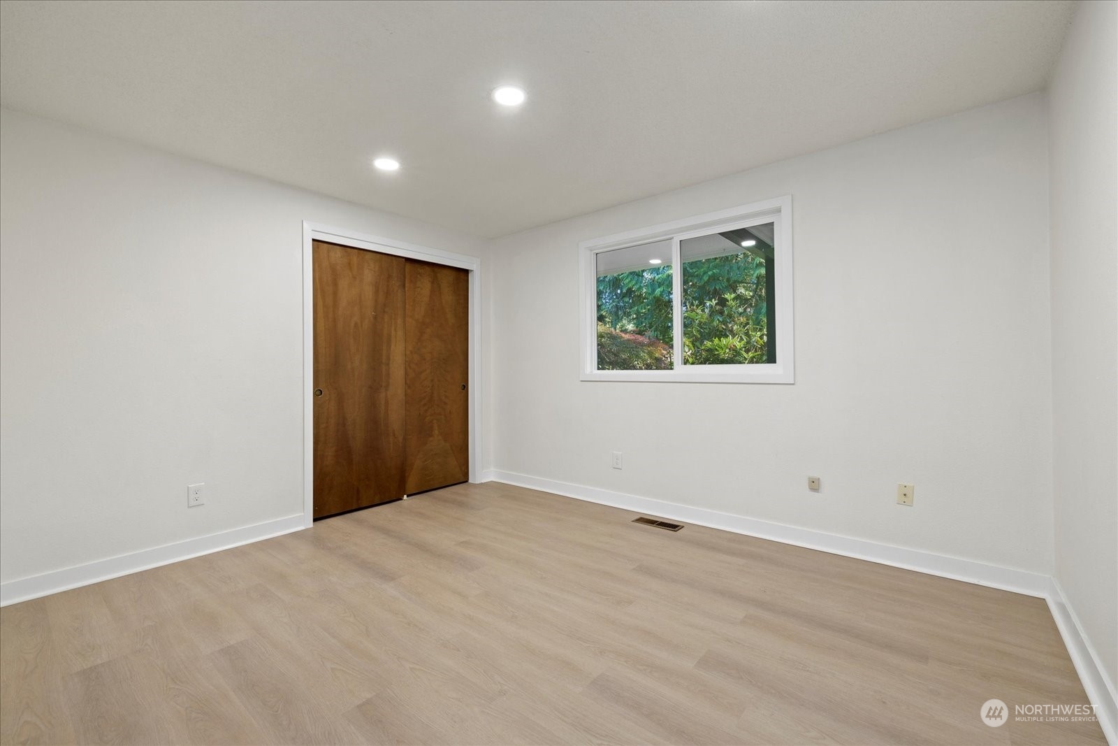 5520 Johnson Point Road Northeast Olympia, WA 98516 - Photo 24 of 28 Gallery Image 24