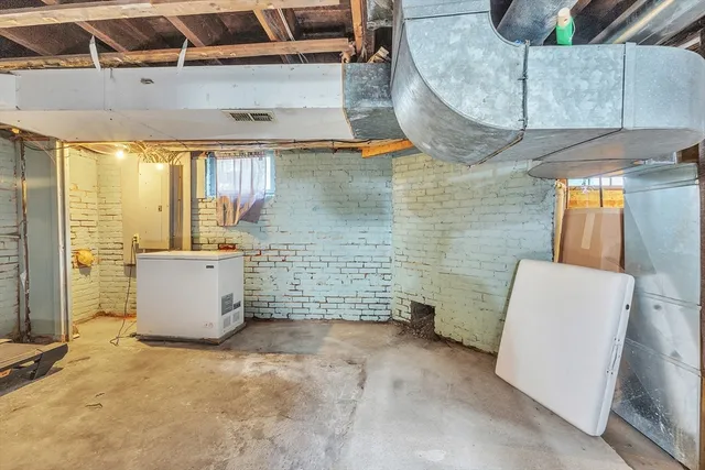 $315,000 | 32 Clifford Street, Springfield, MA 01109