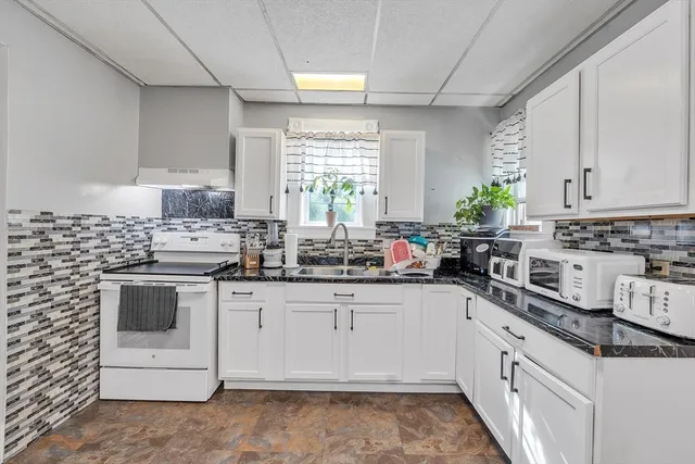 $315,000 | 32 Clifford Street, Springfield, MA 01109