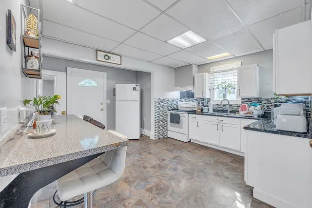 $315,000 | 32 Clifford Street, Springfield, MA 01109