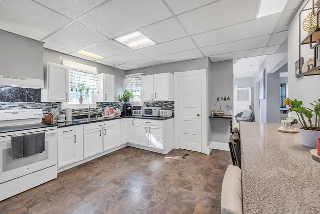 $315,000 | 32 Clifford Street, Springfield, MA 01109