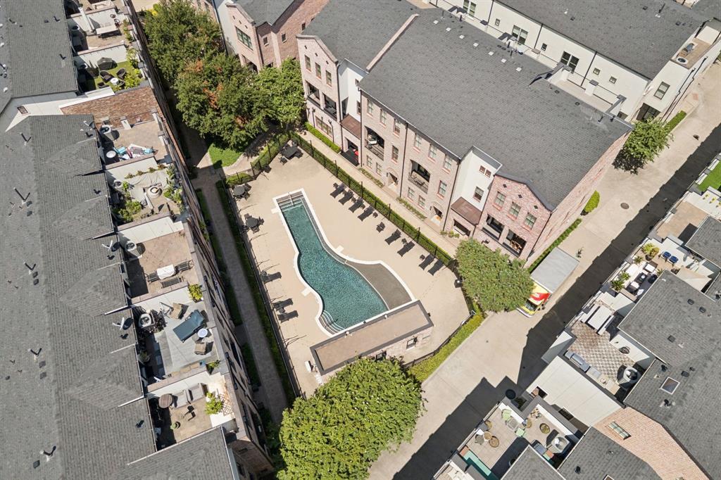 561 South Cesar Chavez Boulevard Dallas, TX 75201 - Photo 31 of 40 an aerial view of a large buildings