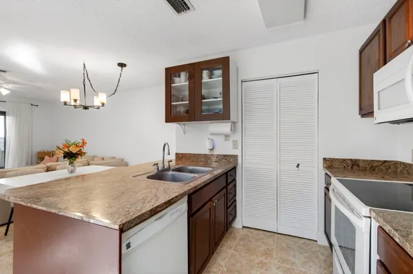 $3,200 | 22380 Pineapple Walk Drive, Boca Raton, FL 33433