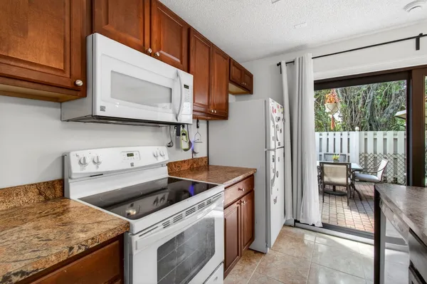 $3,200 | 22380 Pineapple Walk Drive, Boca Raton, FL 33433