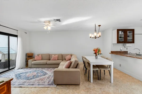 $3,200 | 22380 Pineapple Walk Drive, Boca Raton, FL 33433