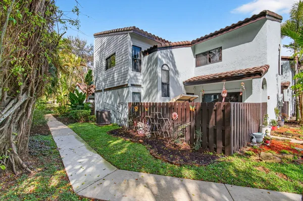 $3,200 | 22380 Pineapple Walk Drive, Boca Raton, FL 33433