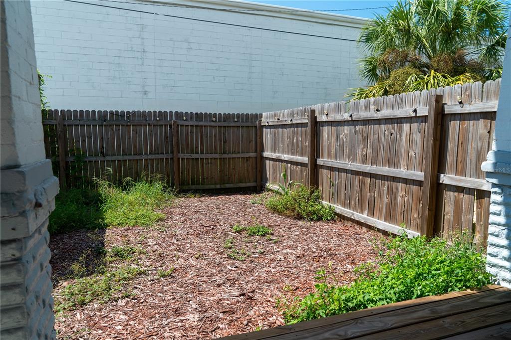 2906 West Chestnut Street, Unit 2 Tampa, FL 33607 - Photo 12 of 28 a garden view