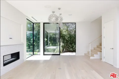 $12,000 | 1033 1/2 Grant Street, Santa Monica, CA 90405