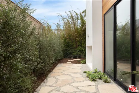 $12,000 | 1033 1/2 Grant Street, Santa Monica, CA 90405