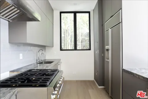 $12,000 | 1033 1/2 Grant Street, Santa Monica, CA 90405