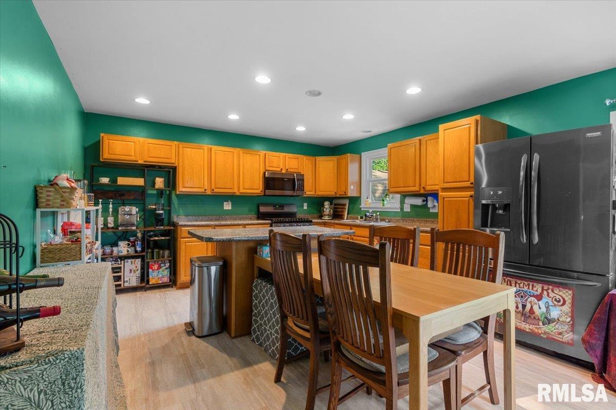 1334 Johnson Lane Springfield, IL 62702 - Photo 20 of 33 Gallery Image 20