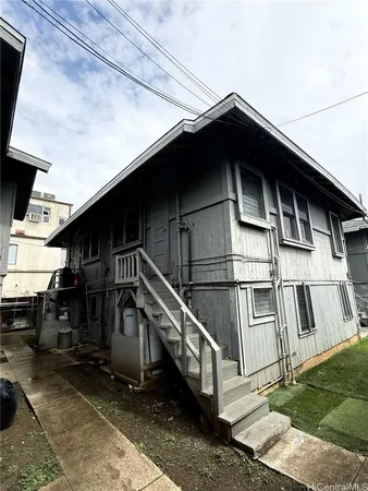 $3,800,000 | 946 Winant Street, Honolulu, HI 96817