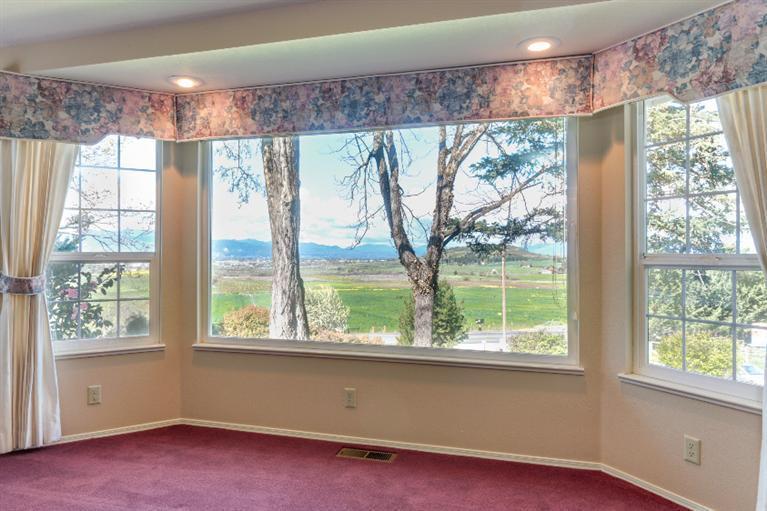 3572 North Foothill Road Medford, OR 97504 - Photo 9 of 35 Additional Photo