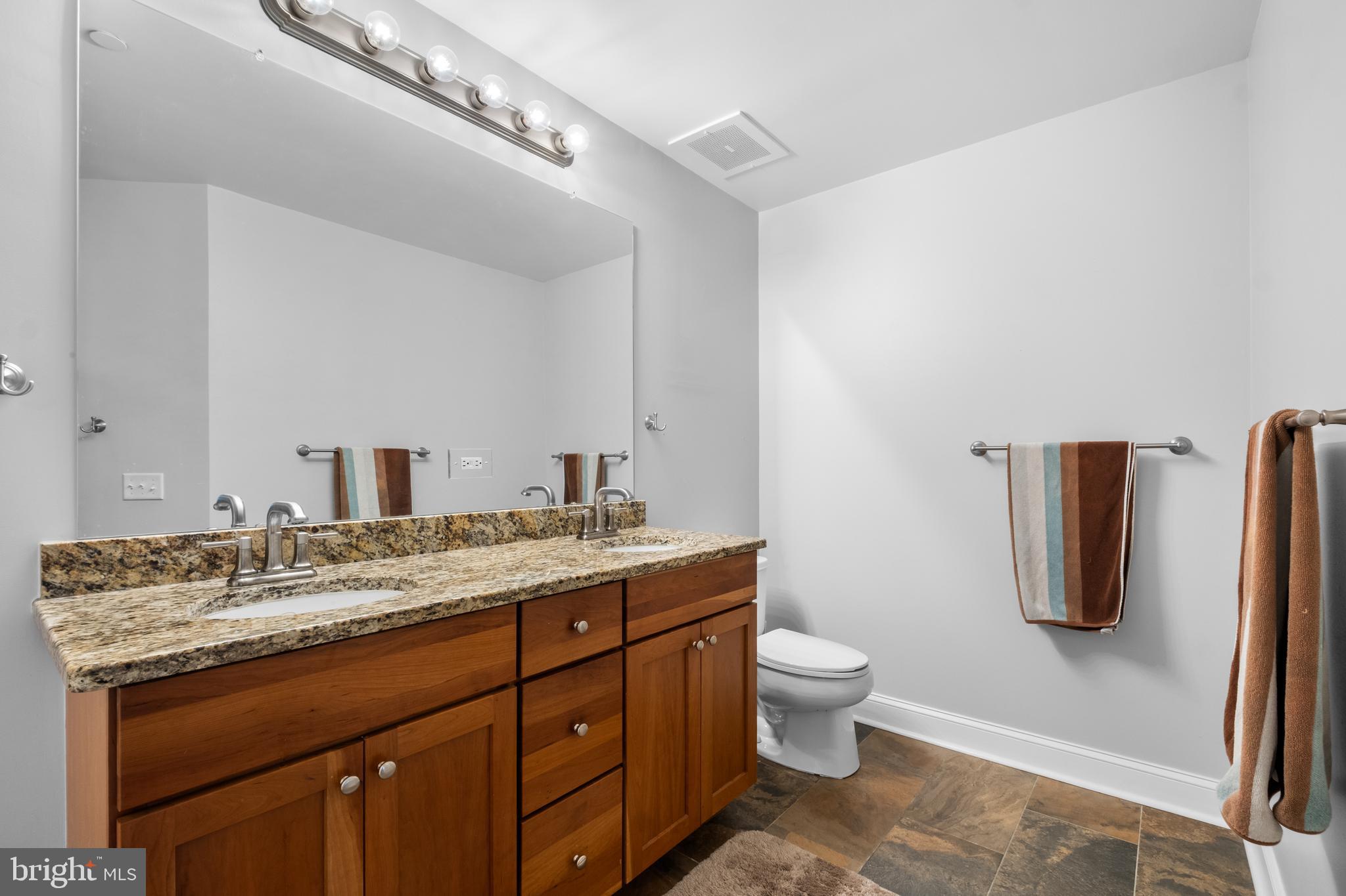 500 Admirals Way, Unit 211 Philadelphia, PA 19146 - Photo 19 of 45
