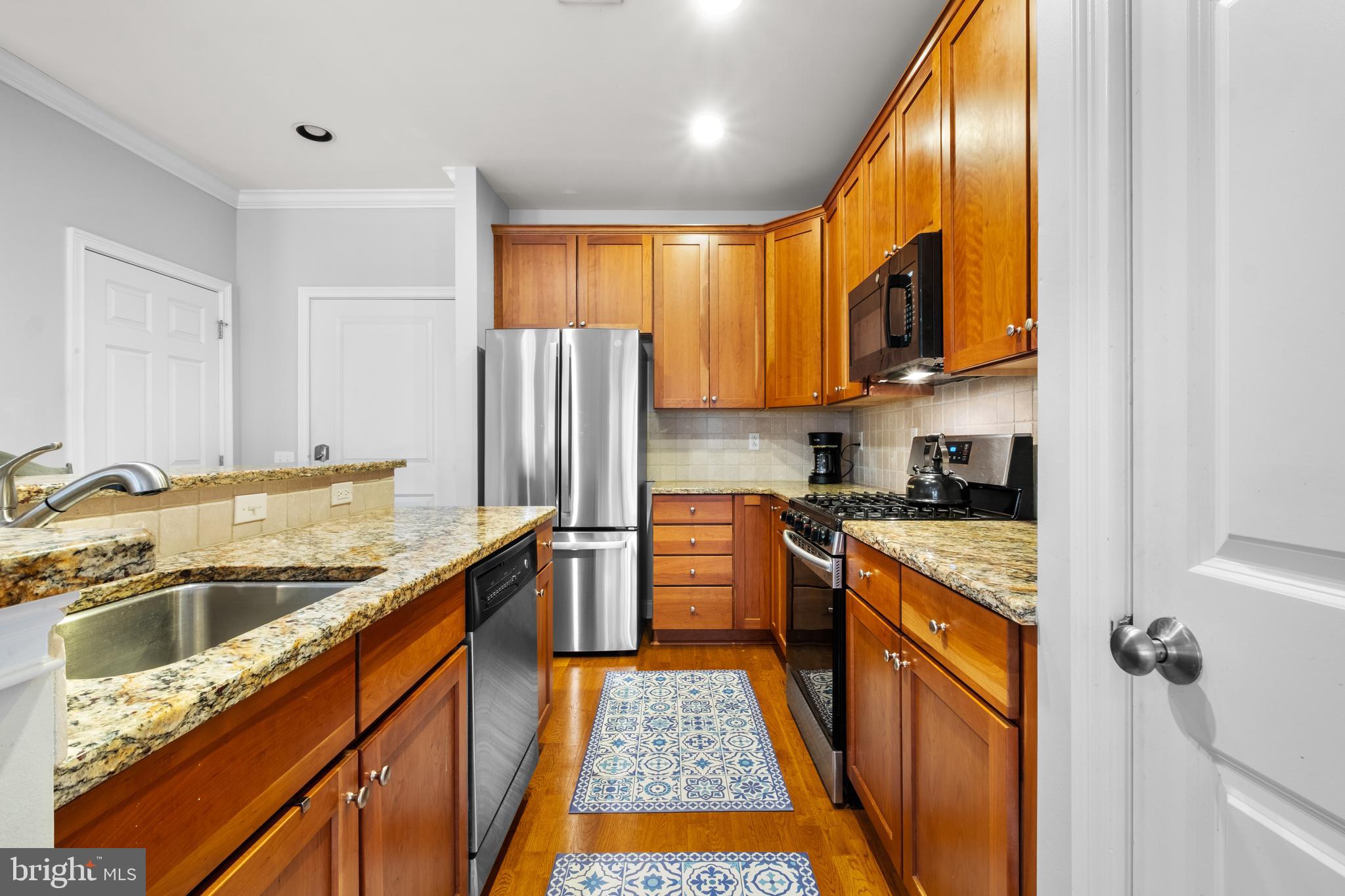 500 Admirals Way, Unit 211 Philadelphia, PA 19146 - Photo 10 of 45
